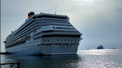 على متنها 3585 سائحا.. السفينة العملاقة COSTA PACIFICA ترسو بميناء بورسعيد السياحي | صور وفيديو