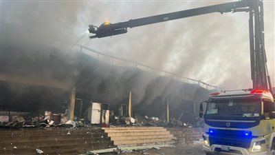 للمرة الثانية خلال أسبوعين.. الدفاع المدني السعودي يخمد حريقا هائلا في سوق الصواريخ