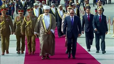 السيسي يستقبل سلطان عمان بمطار القاهرة في زيارة رسمية لمدة يومين | بث مباشر