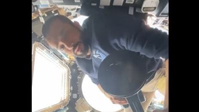 العرب يلتقون في الفضاء.. رائد إماراتي يستقبل زميليه السعوديين خارج كوكب الأرض