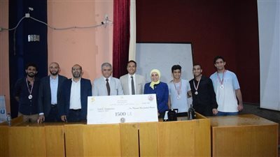 تعمل بإشارة اليد.. طلاب هندسة حلوان يكشفون تفاصيل صناعة سيارة تساعد ذوي الهمم | خاص