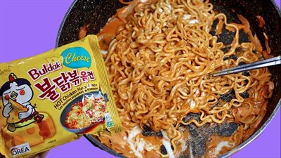 تسبب في تلف كليته وانفجار المرارة.. وفاة شاب تناول نودلز الكوري الحار | بث مباشر