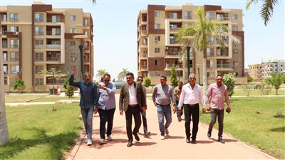 وزير الإسكان يطلع على مستجدات المشروعات السكنية والخدمية بمدينة السادات