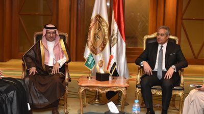 اتفاقية للفحص المهني ووحدة ما قبل المغادرة قريبًا.. وزير القوى العاملة يلتقي نائب وزير الموارد البشرية السعودي