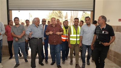 ضمن مبادرة حياة كريمة بـ 1.1 مليار جنيه.. محافظ أسيوط يتفقد مشروعات إحدى القرى بمركز صدفا