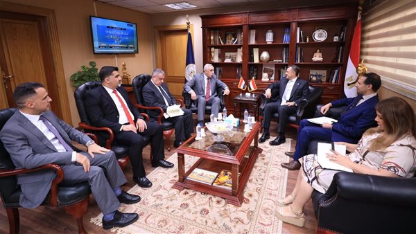 وزير السياحة يستقبل