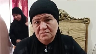 والدة الشاب المقتول على يد 5 بلطجية بالمعادي: ابني كان بيدافع عن أبوه فقتلوه | بث مباشر 