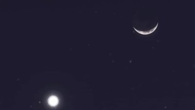 يظهر كمثلث سماوي.. القمر يقترن برمز الجمال في سماء الوطن العربي اليوم