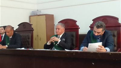 اليوم.. ثالث جلسات محاكمة أب وأبنائه الثلاثة لقتلهم شابًا بسبب خلافات على قطعة أرض بالفيوم