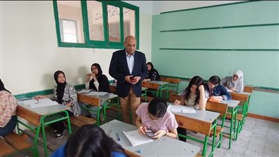 طلاب الشهادة الإعدادية بالجيزة يؤدون آخر امتحانات الترم الثاني اليوم| بث مباشر