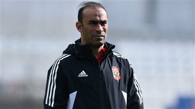 عبد الحفيظ وعدلي يسبقان بعثة الأهلي إلى المغرب استعدادًا للإياب أمام الوداد المغربي