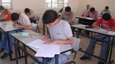 لتسهيلهما الغش.. إحالة ملاحظين بامتحانات الشهادة الإعدادية في قنا للتحقيق