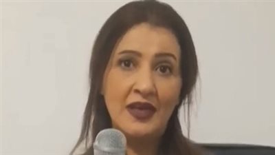 الزوجة الثانية للفنان حسن الأسمر توجه رسالة لنجله المطرب هاني: مش بكرهكم واحتضن إخواتك| بث مباشر 