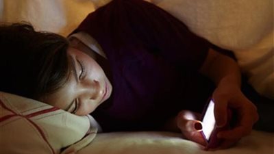 خطأ ترتكبه قبل النوم يبقيك مستيقظا لساعات 