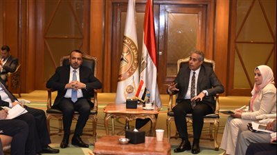 وزير القوى العاملة يواصل لقاءاته مع الوفد العراقي بمؤتمر العمل العربي لحل أزمة المعاشات التقاعدية