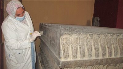 المتحف المصري بالحرير يعلن البدء في التنظيف الدوري للقطع الأثرية | صور 