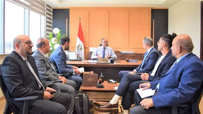 نائب وزير الإسكان يبحث مع بعض الشركات الألمانية توطين صناعة مكونات محطات مياه الشرب والصرف الصحي