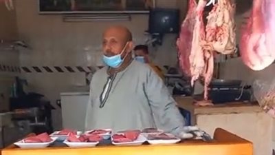 جزار يبيع اللحوم بالقطعة في أسيوط: سعرها بـ 25 جنيها وناس كتير اشتروا | بث مباشر 