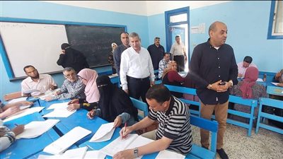 بدء تصحيح أوراق إجابات امتحانات الشهادة الإعدادية بالشرقية| صور