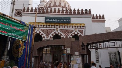 آلاف المواطنين يشاركون في الاحتفال بالليلة الختامية لمولد العارف بالله بسوهاج | صور