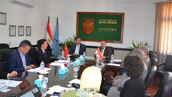 وفد جامعة شنغهاي