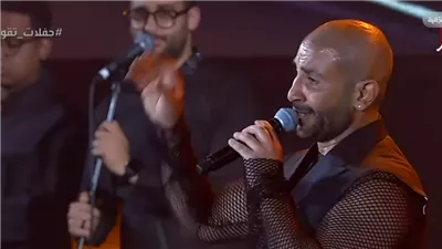 بعد ظهور أحمد سعد بتيشرت شفاف.. الموسيقيين تدرس وضع قواعد لحسم الإطلالات الجريئة على المسرح