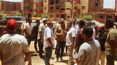 رئيس جهاز أسوان الجديدة وأعضاء وحدة الدعم الفني يتفقدون وحدات الإسكان المتوسط 