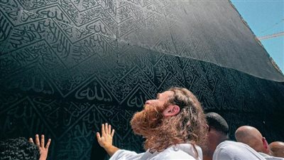 مصارع كندي أمام الكعبة: الحمد لله على وصولي لأماكن لم أكن أحلم بها مطلقًا