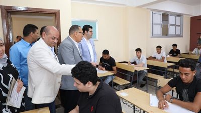 68 ألف طالب وطالبة يؤدون امتحانات الرياضيات البحتة في الدبلومات الفنية بالشرقية