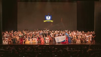 وزيرة الهجرة تهنئ فريق مدرسة فلوباتير المصرية بكندا بعد نجاح مسرحية يوسف الحالم