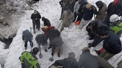 مصرع 10 أشخاص وإصابة 26 آخرين في انهيار جليدي بشمال باكستان