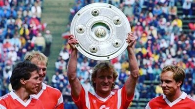 أسطورة بايرن ميونيخ: حققنا لقب البوندسليجا بفضل ماينز.. وقلة خبرة دورتموند السبب | حوار 