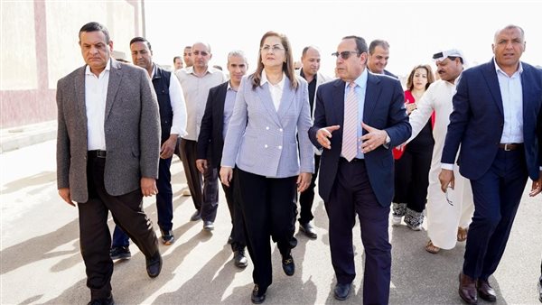 وزيرة التخطيط خلال