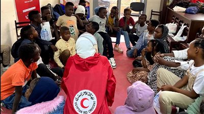 الهلال الأحمر ينظم معسكر دعم نفسي اجتماعي للاجئين حديثي الوصول إلى مصر | صور