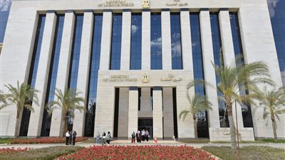 صرف تعويضات لأسر عمالة غير منتظمة.. القوى العاملة تعلن جدول أعمالها اليوم