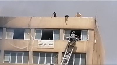 هربًا من النيران.. شخص يقفز من الطابق الخامس بمبنى 15 مايو 