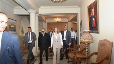 وزيرة الثقافة تتفقد تطوير ورفع كفاءة أوبرا الإسكندرية وتُثمن جهود الحفاظ على طابعها الأثري | صور