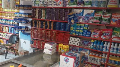 غلق وتشميع محل بقالة ومخزن مواد غذائية بمدينة نصر| صور 