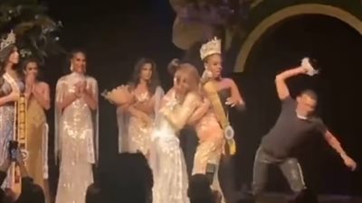 بسبب عدم تتويج زوجته.. رجل يصعد على خشبة المسرح ويلقي بتاج ملكة جمال البرازيل على الأرض| فيديو