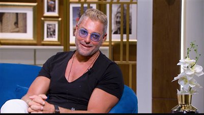 لما تمشي مع مراتك والناس تبص عليها لازم تفتخر.. 5 تصريحات صادمة لـ تامر هجرس