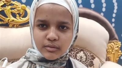 الأولى مكرر على الشهادة الإعدادية بأسوان: نفسي أكون طبيبة وبشكر أسرتي | بث مباشر 