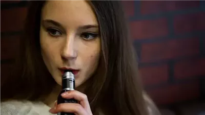 دراسة: ارتفاع كبير في نسبة المدخنين للسجائر الإلكترونية بالمدارس