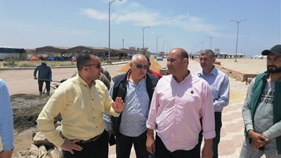 رئيس دمياط الجديدة: إعداد مستندات طرح تطوير المرحلة الثانية للشاليهات بمنطقة الشاطئ 