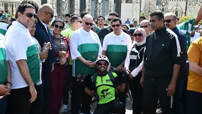 وزير الرياضة ومحافظ القاهرة يطلقان شارة بدء أكبر ماراثون للدراجات بالعاصمة الإدارية | صور 