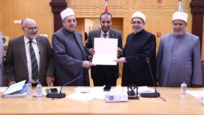 مجلس جامعة الأزهر يشكر القائمين على إنجاح تجربة الاختبارات الشفهية الإلكترونية 