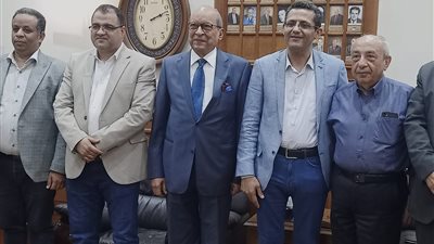 بعد أحداث الجمعية العمومية للمهندسين.. وفد من نقابة الصحفيين يزور طارق النبراوي