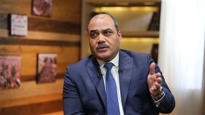 الباز يطلق مبادرة لم الشمل بين علي الحجار ومدحت صالح