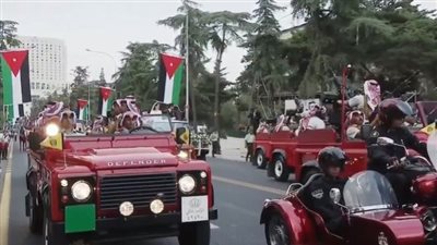 تحرك الموكب الأحمر بالأمير الحسين لقصر الحسينية.. تعرف على التقليد الأردني العريق | صور 