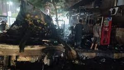 تفاصيل اندلاع حريق بسيارة بضائع وكشك بالمهندسين | بث مباشر 