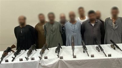 بينهم 6 مسجلين خطر.. سقوط 13 من تجار السلاح بقنا | صور